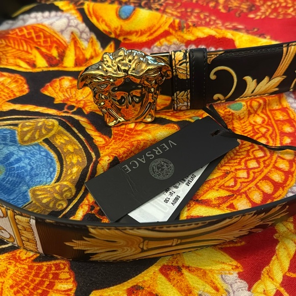 Reversible Versace Belt (black + print) with Medusa buckle. UNISEX. - Picture 1 of 9